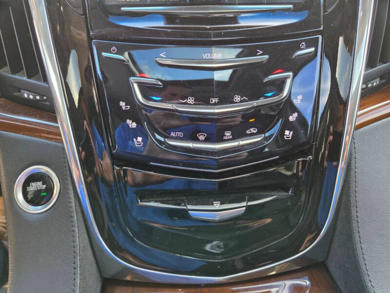 2018 Cadillac Escalade ESV Luxury