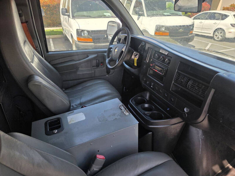 2013 Chevrolet Express Cargo Work Van - Photo 10