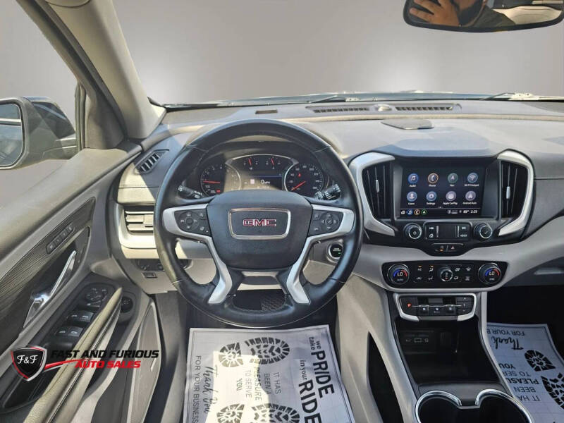 2023 GMC Terrain SLT