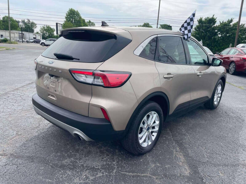 2021 Ford Escape SE