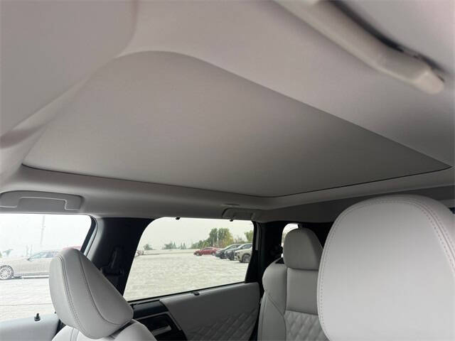 2025 Mitsubishi Outlander PHEV SEL