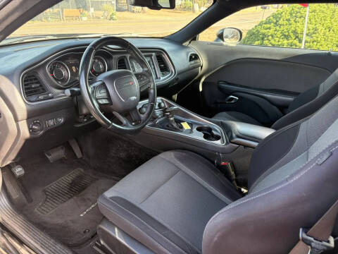2015 Dodge Challenger SXT