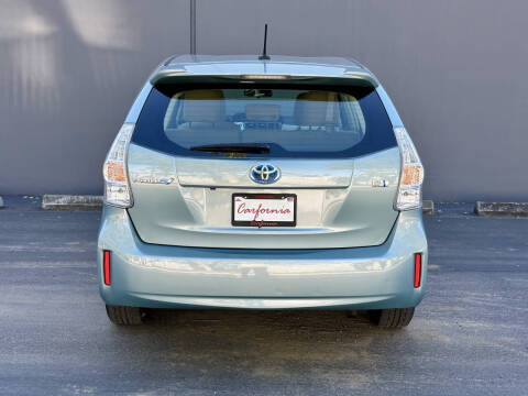 2013 Toyota Prius v Three