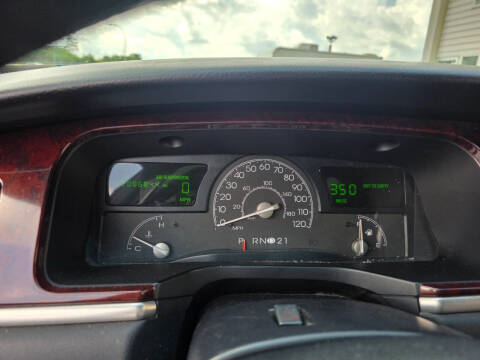 2005 Lincoln Town Car Executive