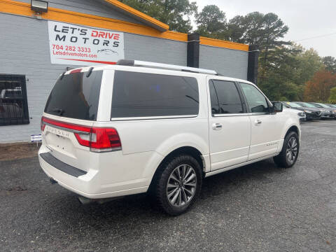 2017 Lincoln Navigator L Select