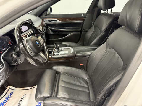 2022 BMW 7 Series 740i