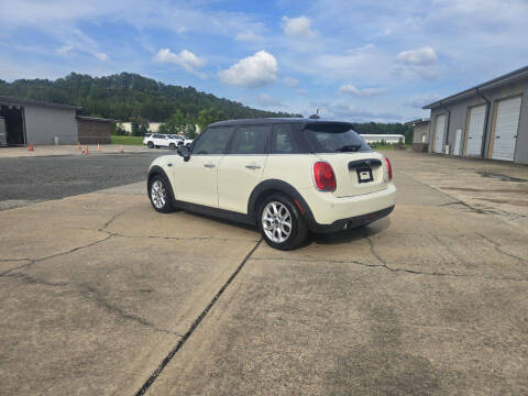 2017 MINI Hardtop 4 Door Cooper