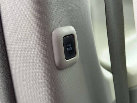 2018 Toyota Sienna XLE 8-Passenger