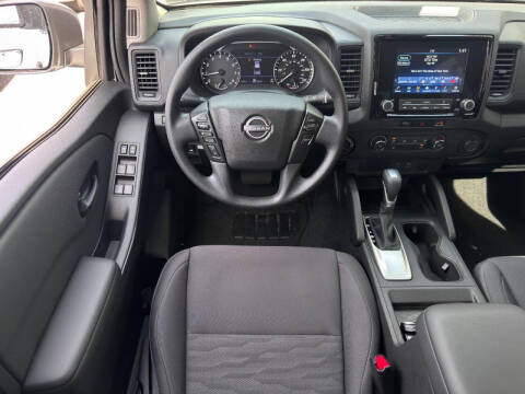 2024 Nissan Frontier SL
