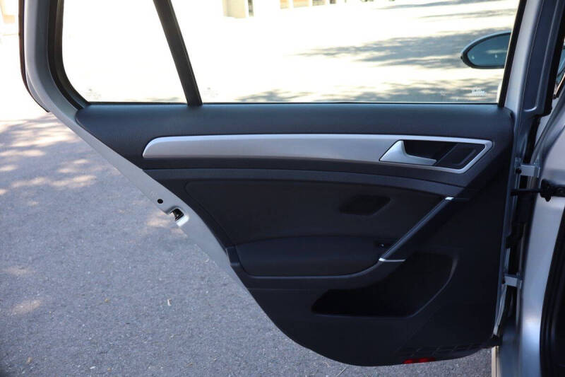 2015 Volkswagen e-Golf Limited Edition