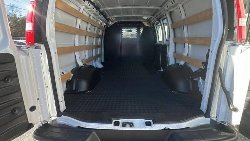 2023 Chevrolet Express 2500