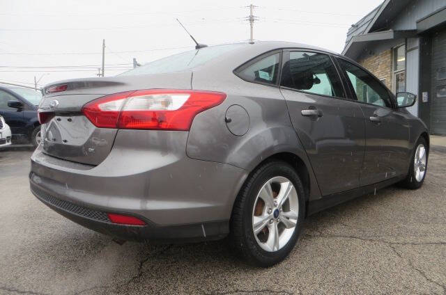 2014 Ford Focus SE photo 24