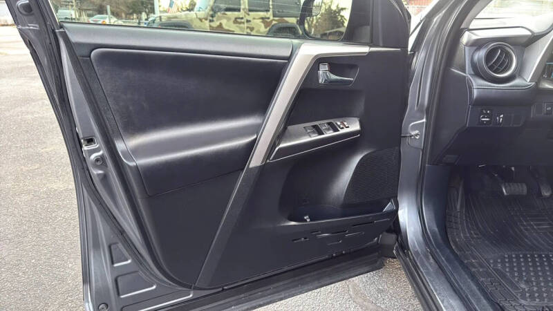 2016 Toyota RAV4 Hybrid XLE