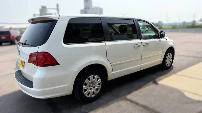 2012 Volkswagen Routan S