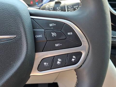 2024 Chrysler Pacifica Plug-In Hybrid Select