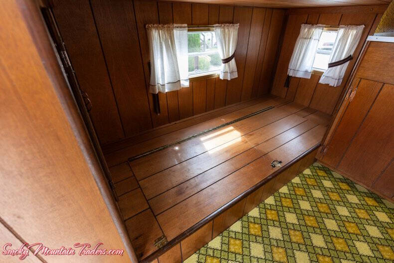 1951 International L-130