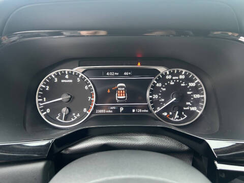 2025 Nissan Pathfinder SV