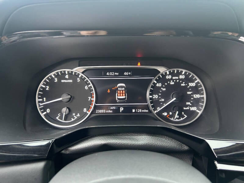 2025 Nissan Pathfinder SV