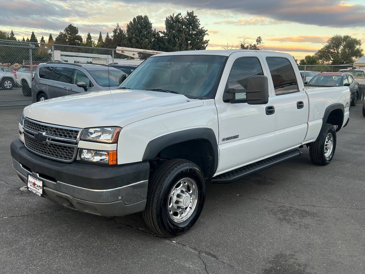 2005-chevrolet-silverado-2500hd-ls-4dr-crew-cab-4wd-sb.jpg
