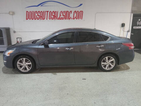 2013 Nissan Altima for sale at DOUG'S AUTO SALES INC in Pleasant View TN