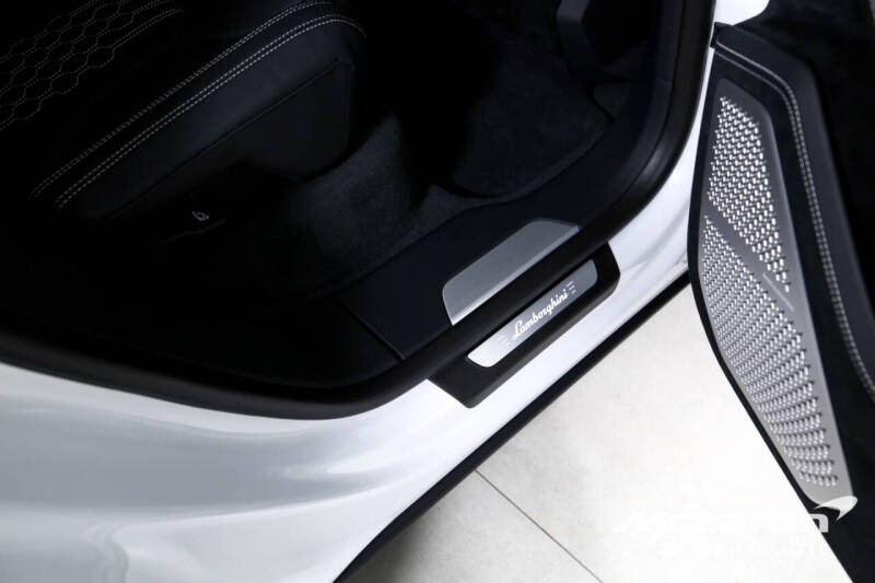 2024 Lamborghini Urus Performante