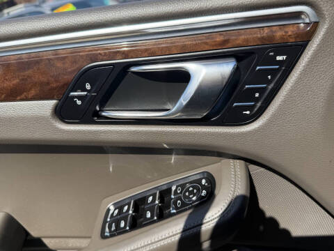 2015 Porsche Macan S