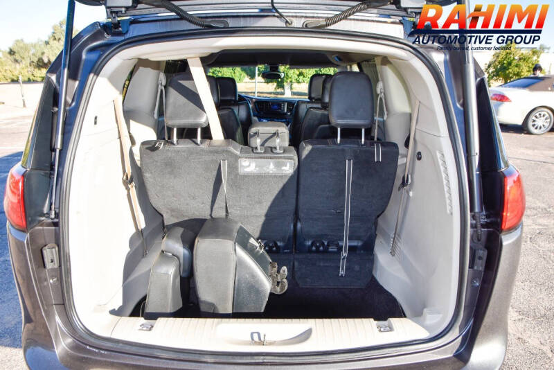 2017 Chrysler Pacifica Touring-L