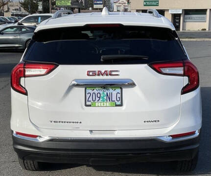 2022 GMC Terrain SLT