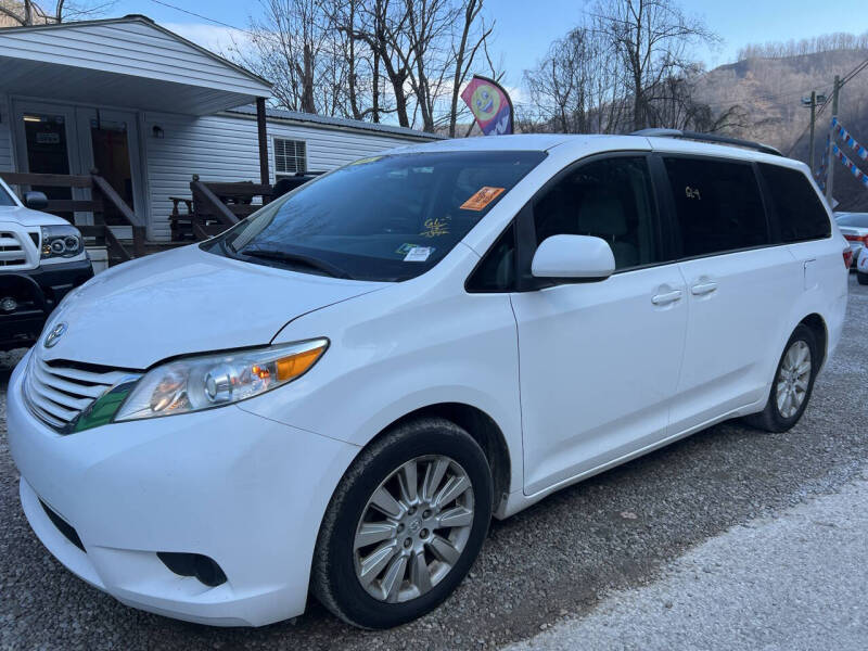 2015 Toyota Sienna for sale at Clark's Auto Sales in Hazard KY