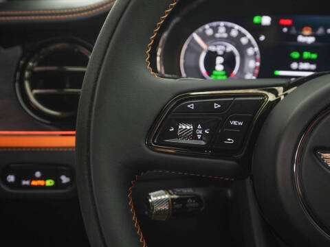 2025 Bentley Flying Spur