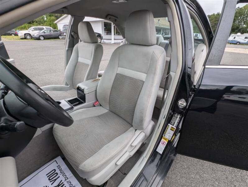 2014 Toyota Camry Hybrid LE