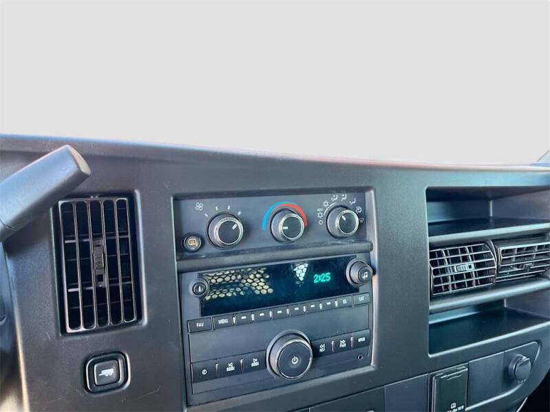 2022 Chevrolet Express 2500