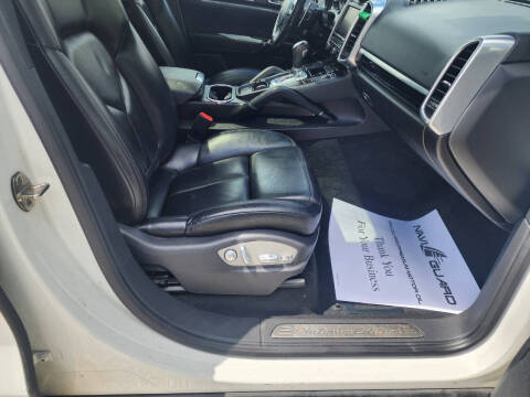 2014 Porsche Cayenne Platinum