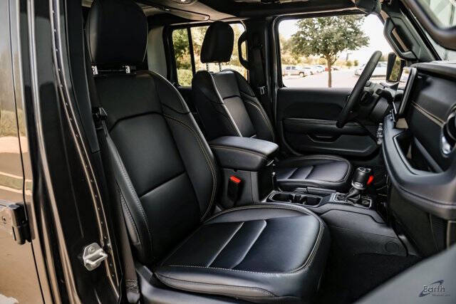 2024 Jeep Gladiator Sport