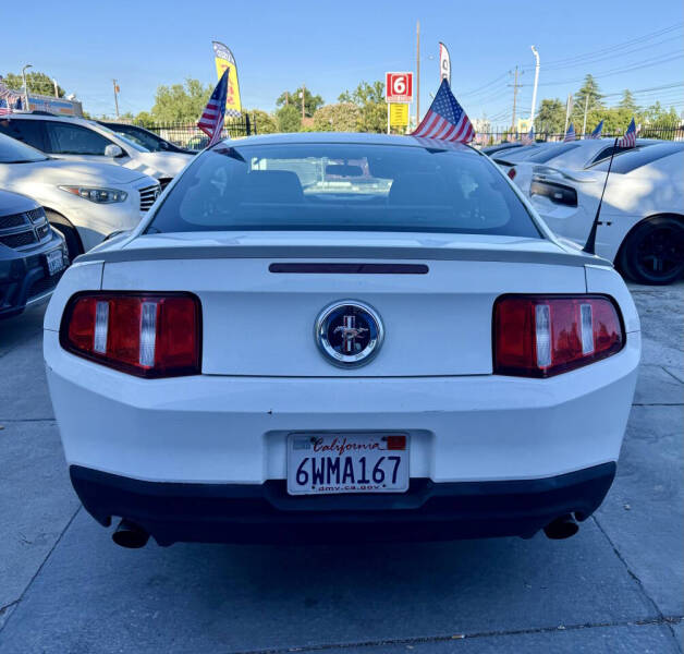 2012 Ford Mustang V6