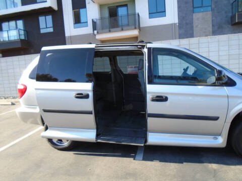 2005 Dodge Grand Caravan SE