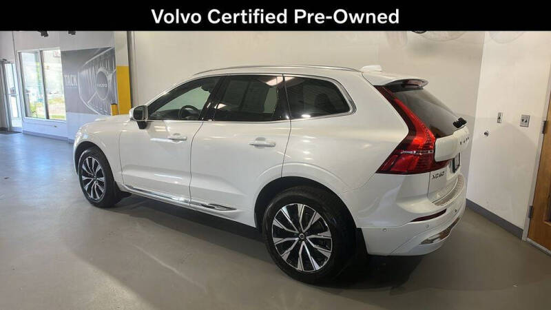 2023 Volvo XC60 B5 Plus Bright Theme