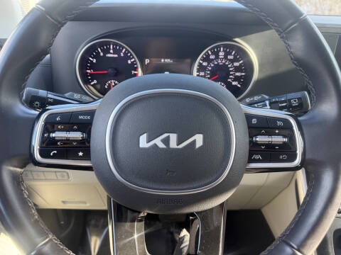 2023 Kia Carnival LX