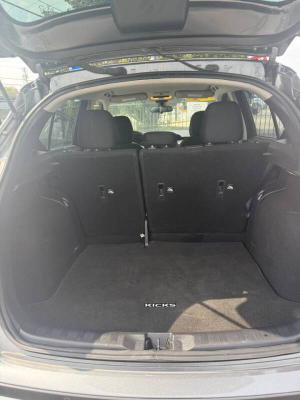 2024 Nissan Kicks SV