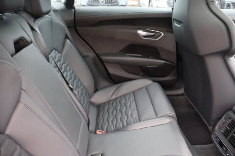 2023 Audi e-tron GT quattro Premium Plus