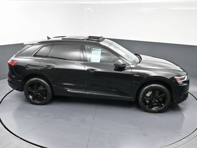 2019 Audi e-tron quattro Prestige