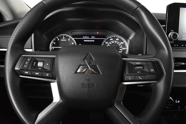2024 Mitsubishi Outlander ES