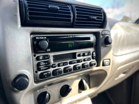 2002 Ford Explorer Sport Trac Value