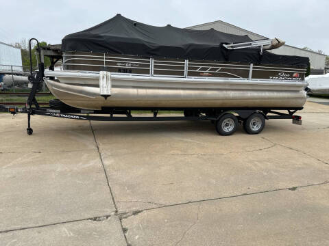 2023 Tracker Sport Fish 22 DLX