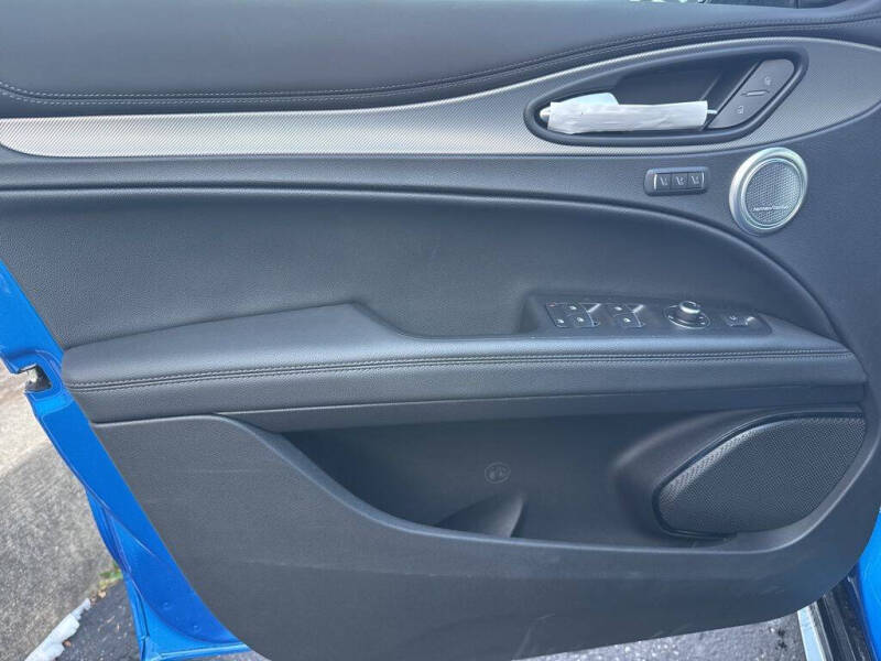 2025 Alfa Romeo Stelvio