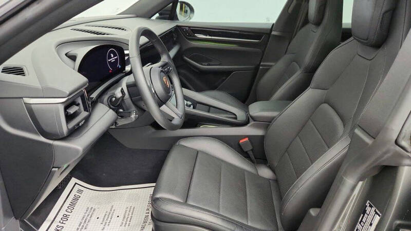 2025 Porsche Macan Electric