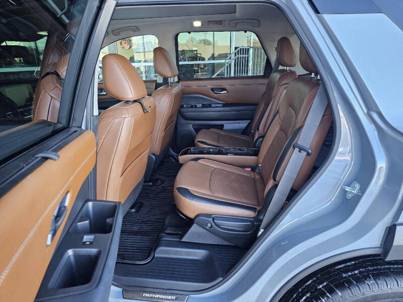 2022 Nissan Pathfinder Platinum