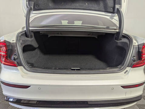 2024 Volvo S60 B5 Core Dark Theme