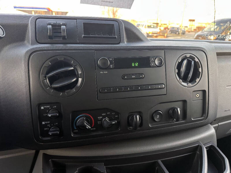 2014 Ford E-Series E-350 SD XL