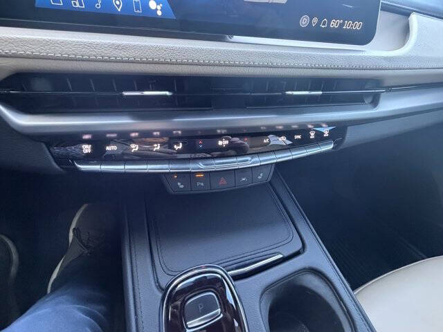 2024 Cadillac XT4 Luxury